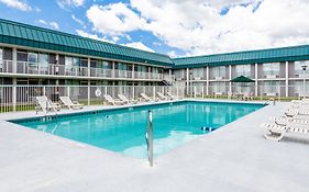 Red Roof Inn & Suites Dekalb
